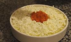Святковий салат Наречена: інгредієнти та покроковий класичний рецепт із копченою куркою шарами