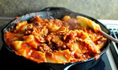 Cum să gătești lasagna fără cuptor Lasagna cu carne tocată într-o tigaie