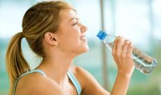 Скільки пити води, щоб схуднути - питний режим і водна дієта, як розрахувати норму в день