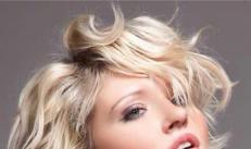 Îngrijirea părului blond: variante de fotografie